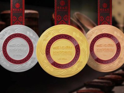 2025武漢馬拉松參賽服及完賽獎牌圖片+寓意