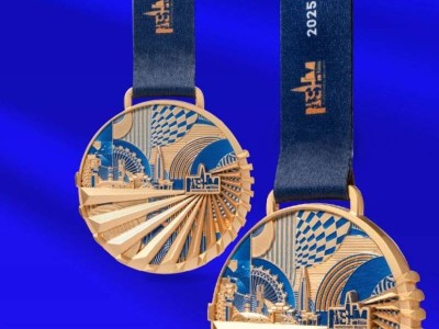 2025深圳南山半程馬拉松完賽獎牌長什么樣