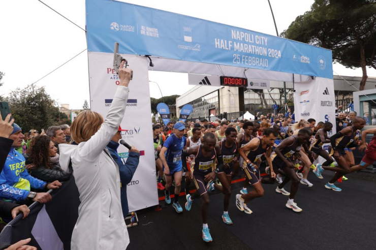 2025年那不勒斯半程馬拉松(賽事規(guī)程)(4) 2025年那不勒斯半程馬拉松(賽事規(guī)程)(4)