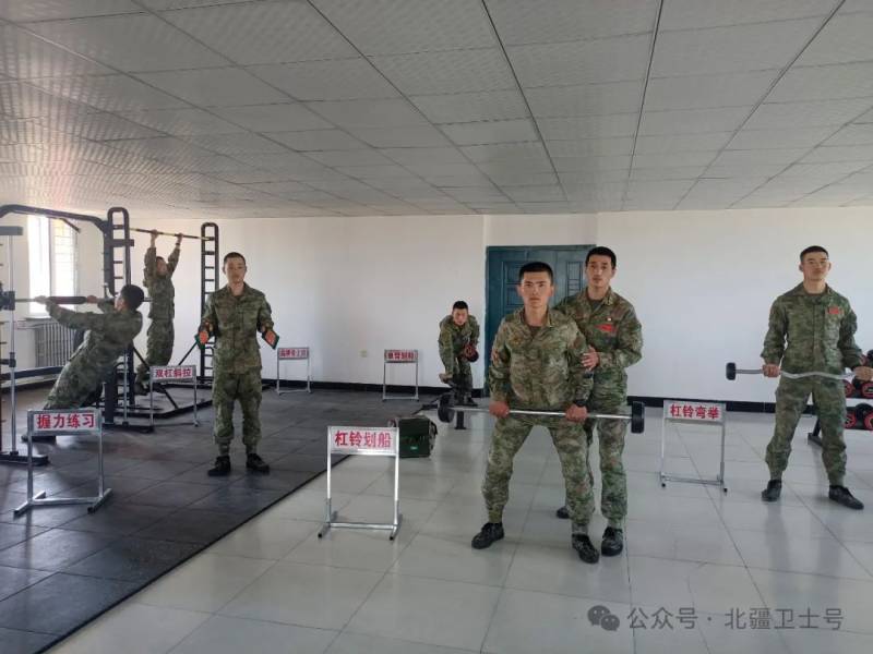 秦盼盼：“講科學(xué)”的軍體教員。（3）