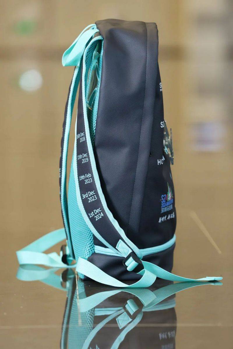 2024深圳馬拉松參賽包實拍圖(2) 2024深圳馬拉松參賽包實拍圖(2)