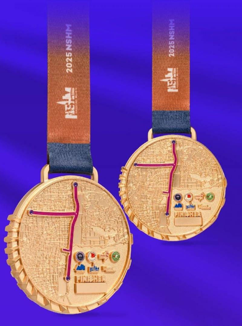 2025深圳南山半程馬拉松完賽獎(jiǎng)牌長什么樣（2）